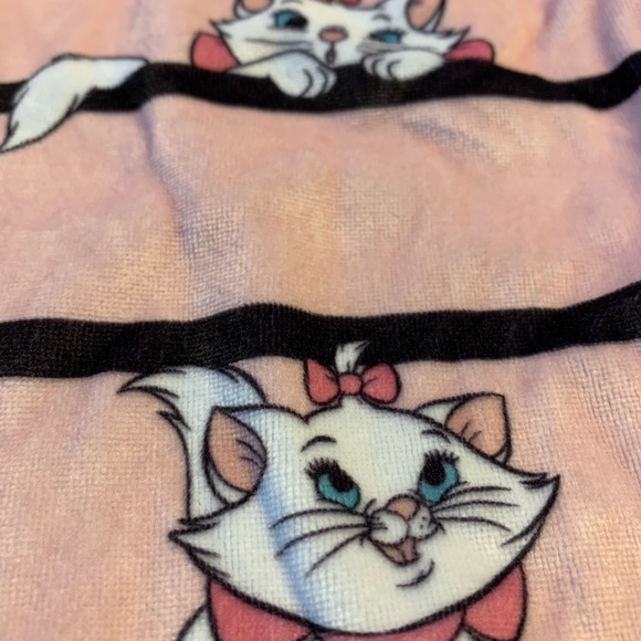 Disney’s Marie Pajama Set - Picture 12 of 14